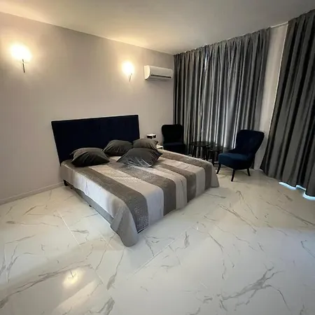 Gia Waterfront Апартаменты