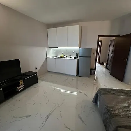Апартамент Gia Waterfront Слънчев бряг